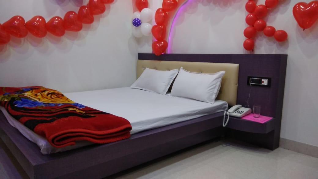 Hotel Nikunj Ashta  Ngoại thất bức ảnh